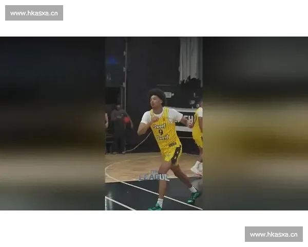 五星高中生塔吉伤愈归来 平筐风车扣篮点燃赛场 五星高中生塔吉伤愈归来 平筐风车扣篮点燃赛场